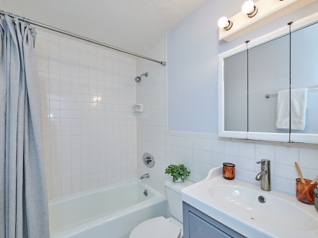 1643 Cambridge St Unit: 56