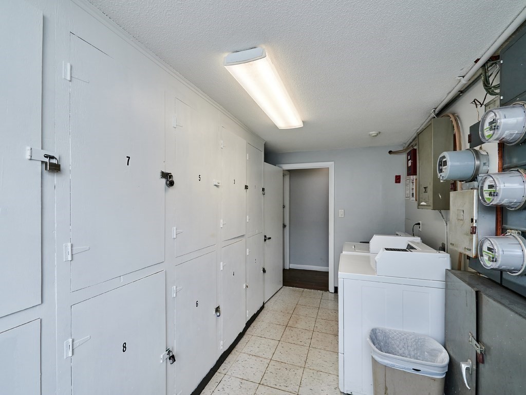 13-7 Old Colony Lane # 7 Unit: 13-7