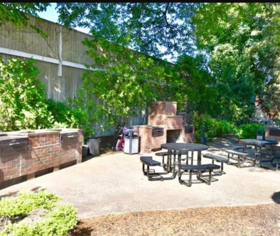 13-7 Old Colony Lane # 7 Unit: 13-7