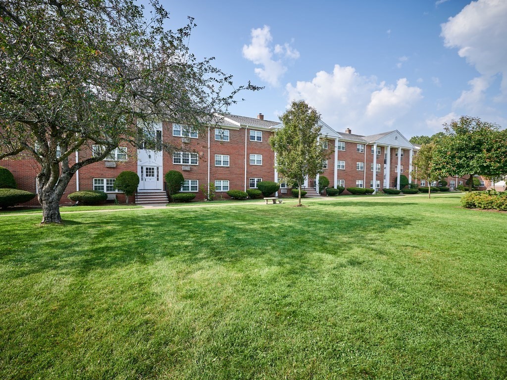 13-7 Old Colony Lane # 7 Unit: 13-7