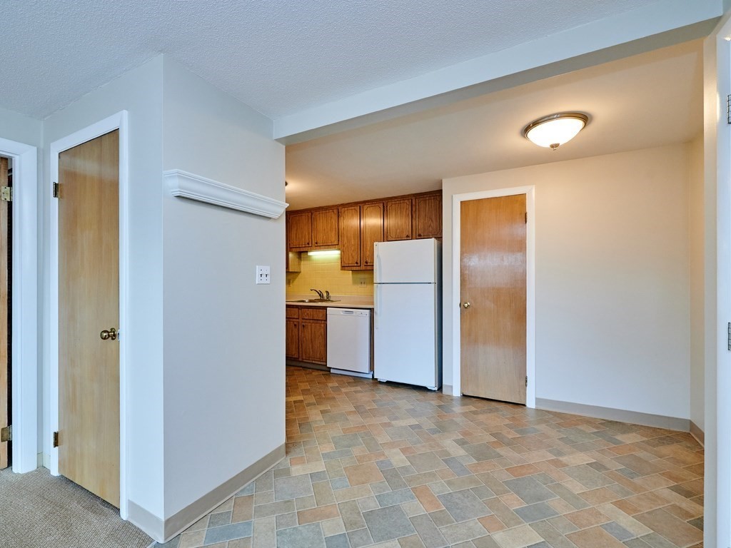 13-7 Old Colony Lane # 7 Unit: 13-7