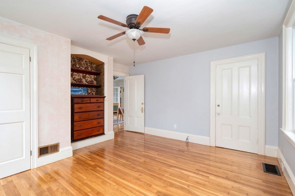 33 Central St # A
