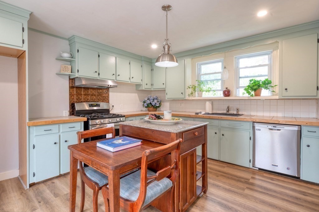 33 Central St # A