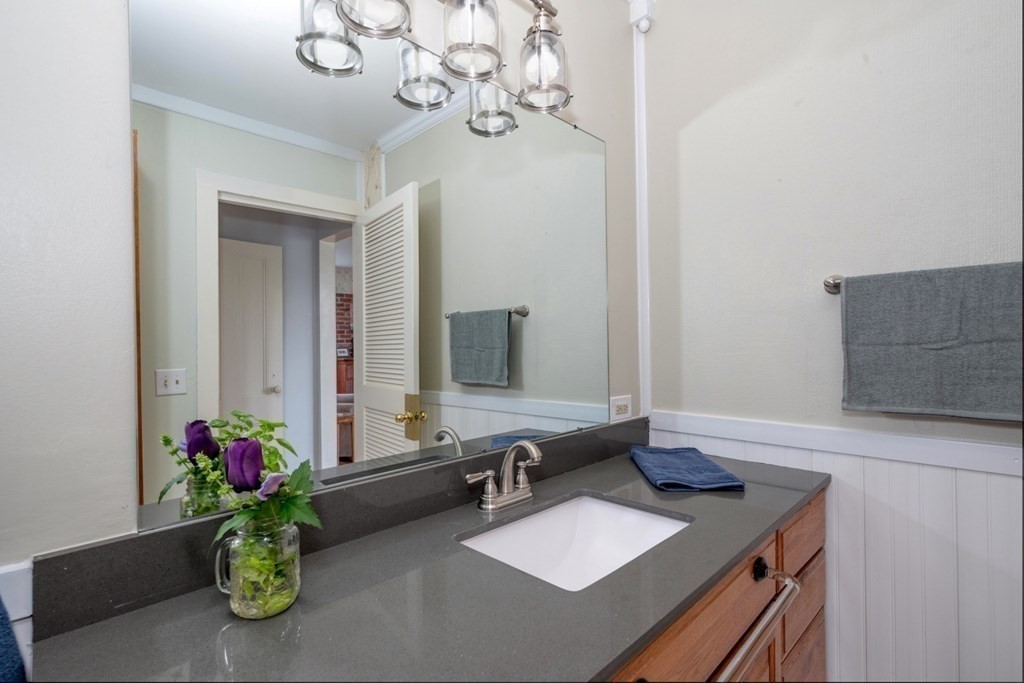 33 Central St # A