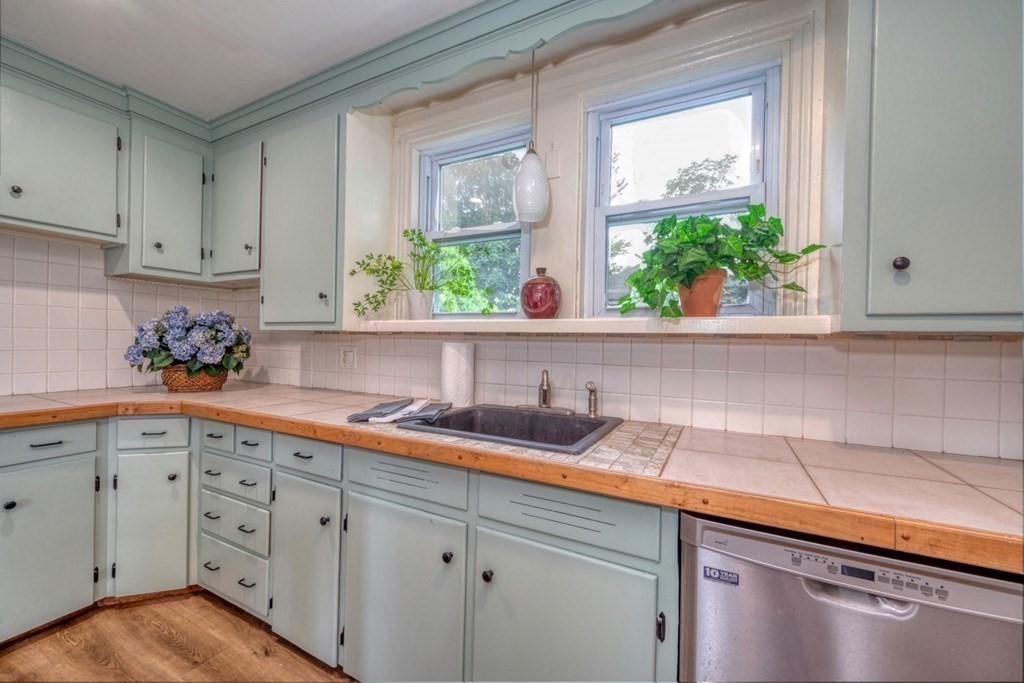 33 Central St # A