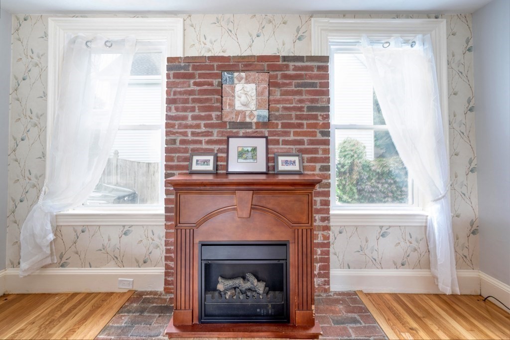 33 Central St # A