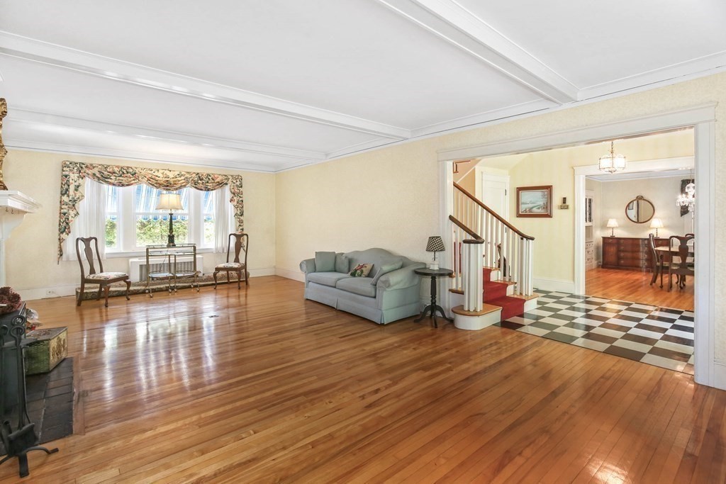 299 Salisbury St