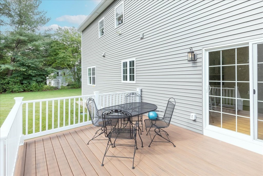 27 Burt Rd