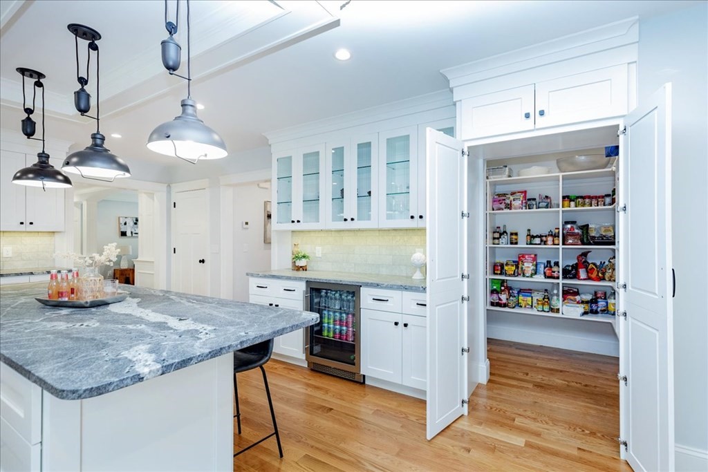 27 Burt Rd