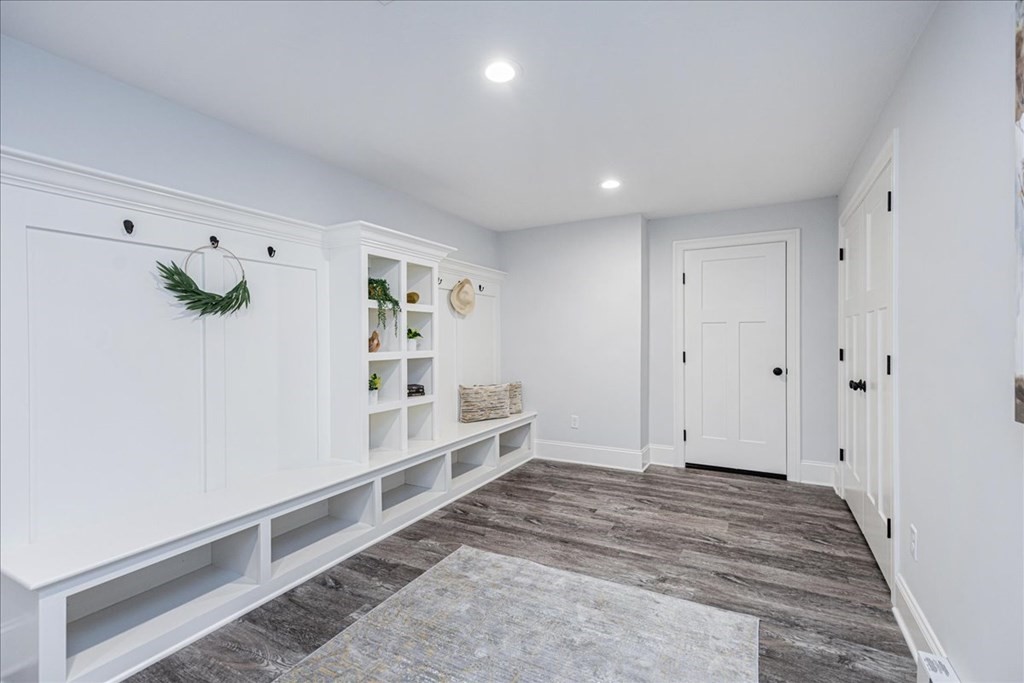 27 Burt Rd