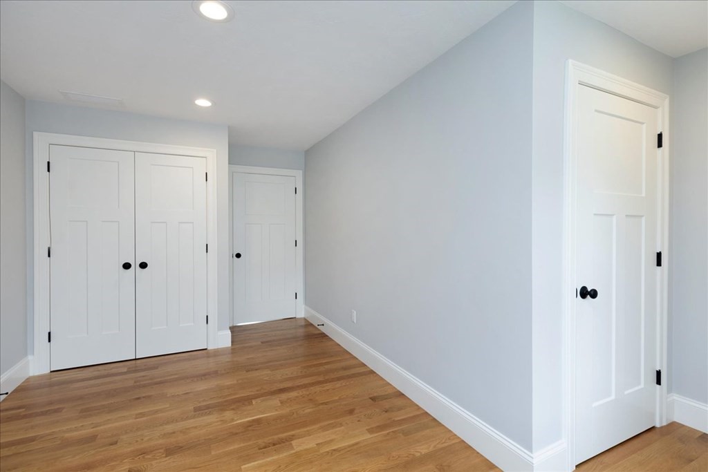 27 Burt Rd