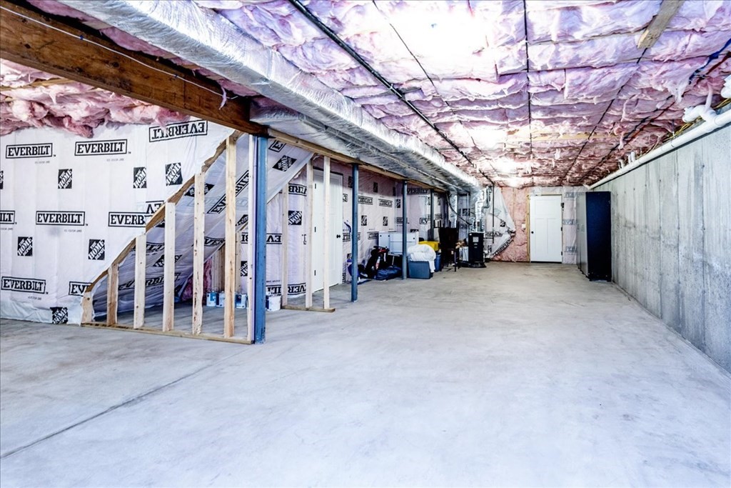 27 Burt Rd