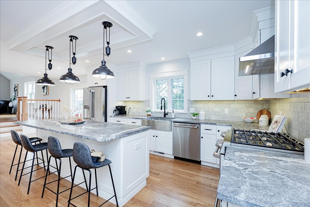 27 Burt Rd