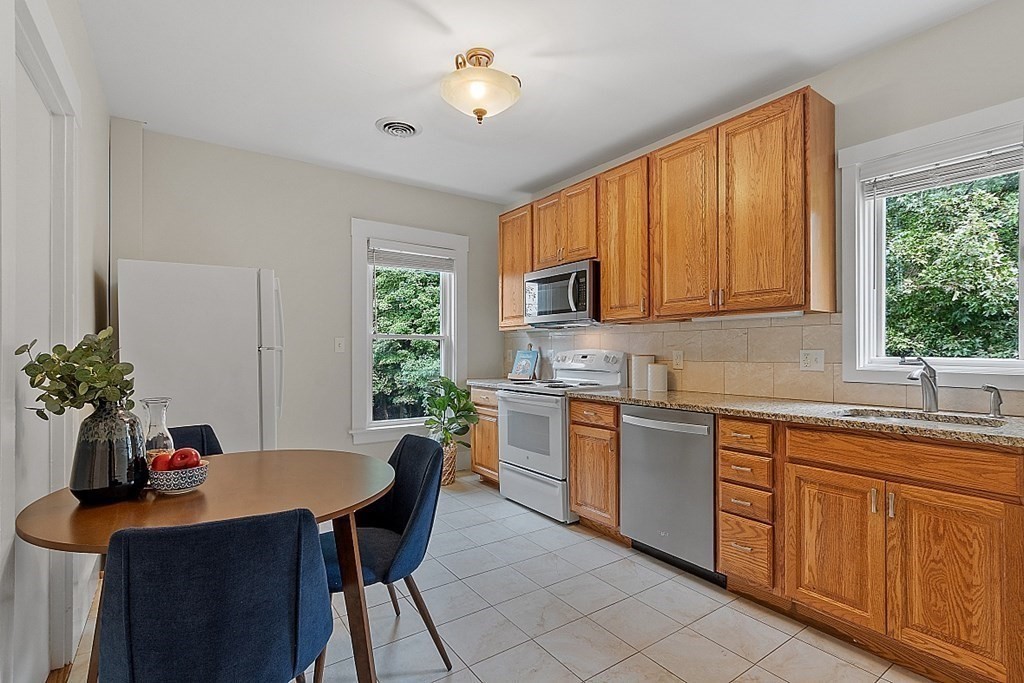 637 Massachusetts Ave # 637
