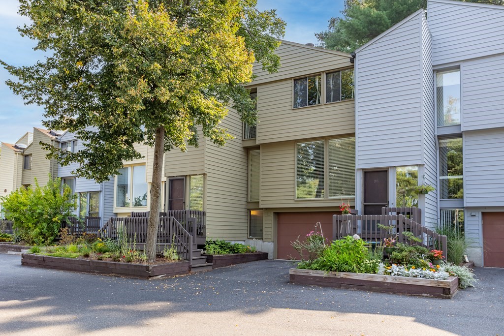 214 Meadows Edge # 214