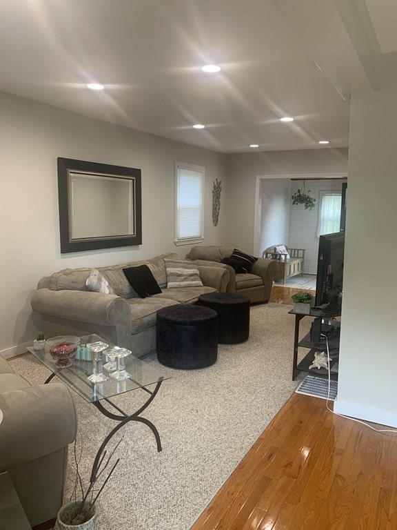 115 Richardson Ave