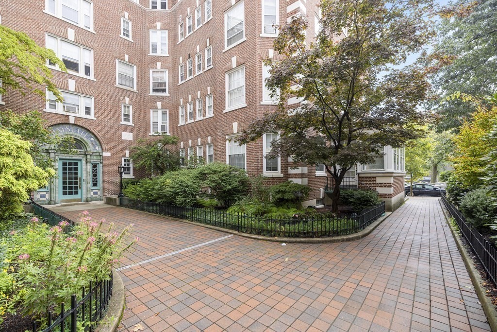 1572 Massachusetts Avenue # 33
