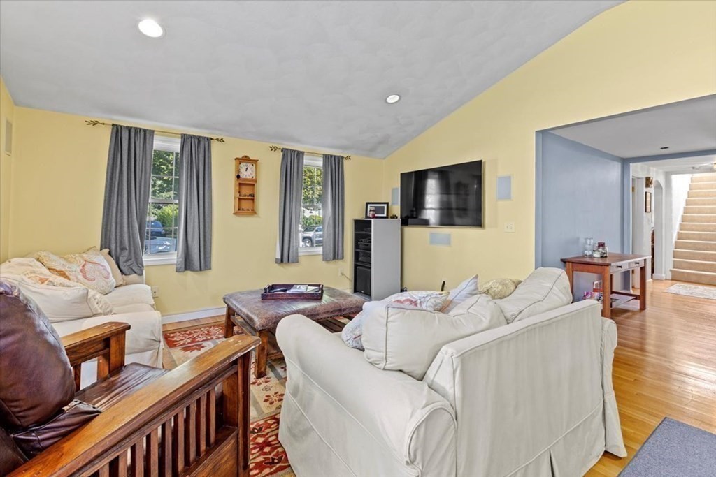 21 Foster Dr