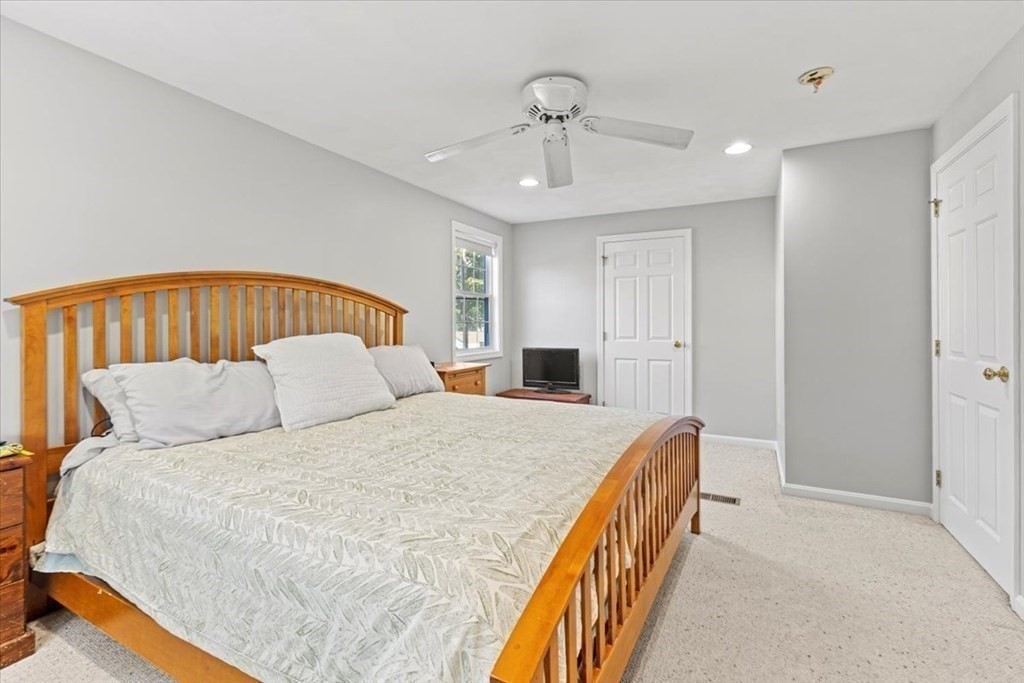 21 Foster Dr