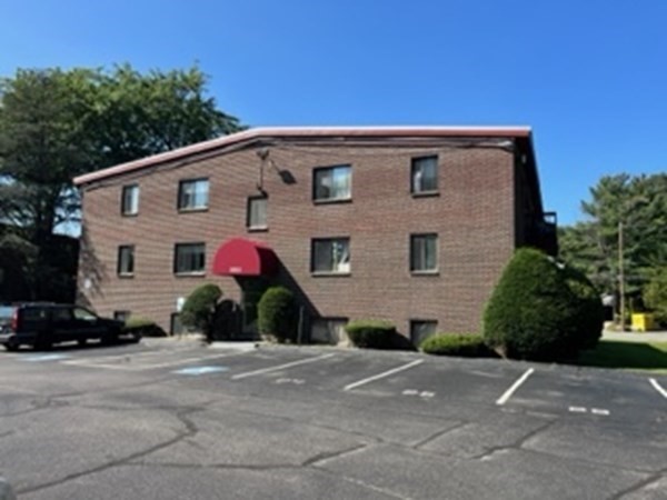1011 Main Street # 4