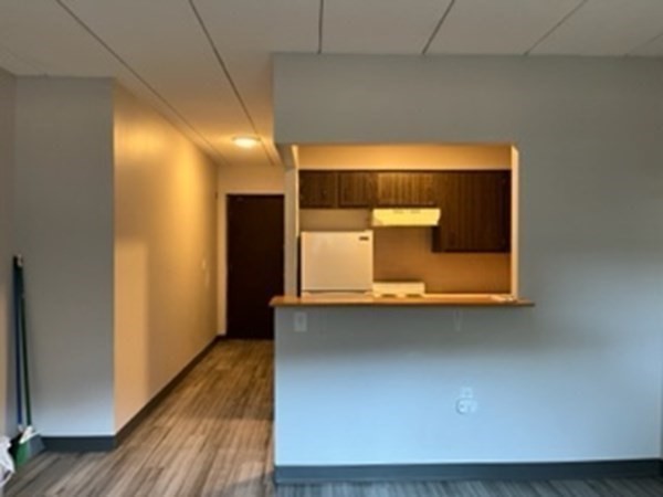 1011 Main Street # 4