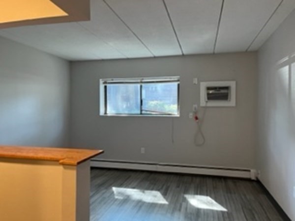 1011 Main Street # 4