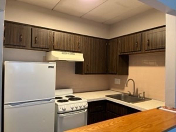 1011 Main Street # 4