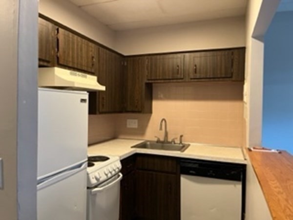 1011 Main Street # 4