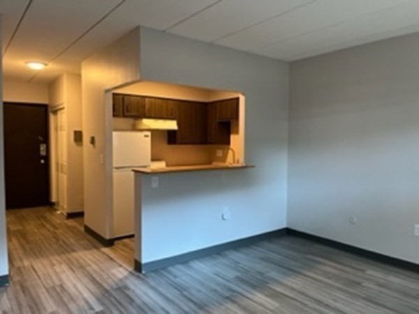 1011 Main Street # 4