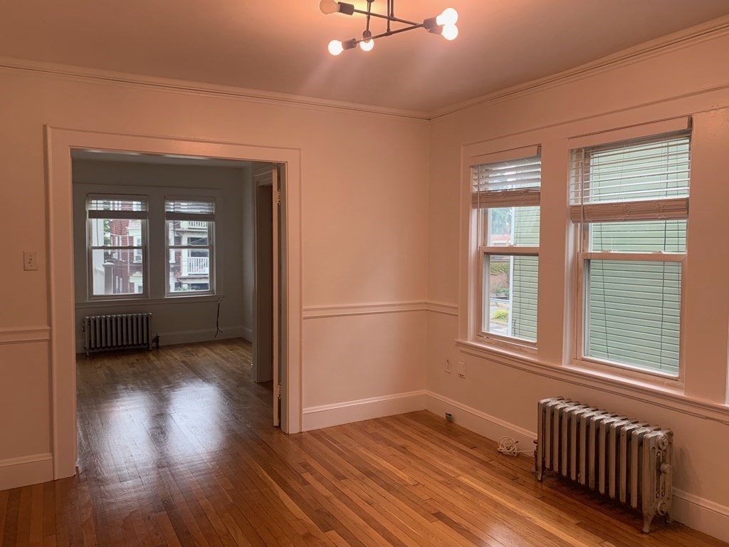 29 Gibson St # 2L