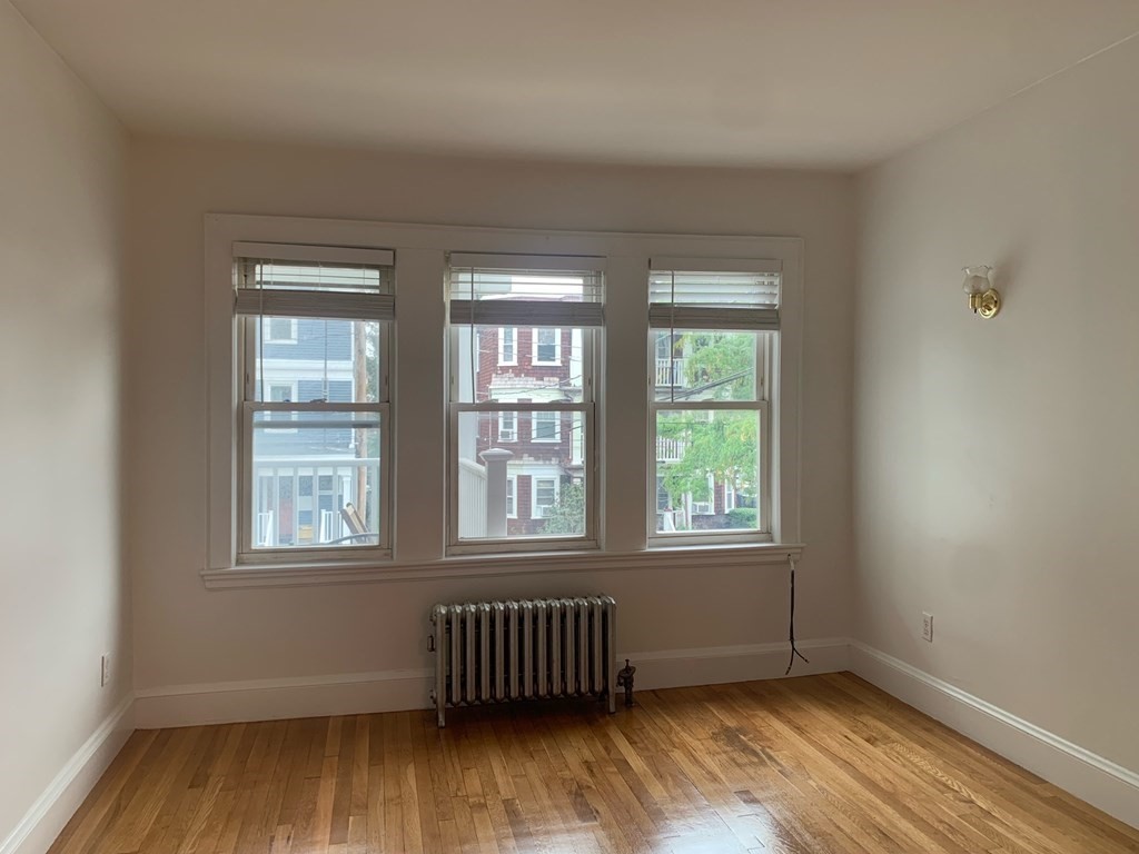 29 Gibson St # 2L