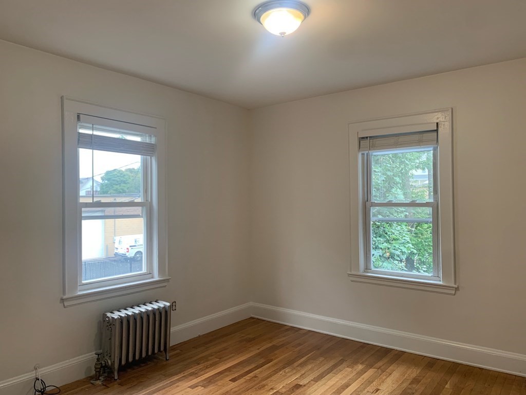 29 Gibson St # 2L