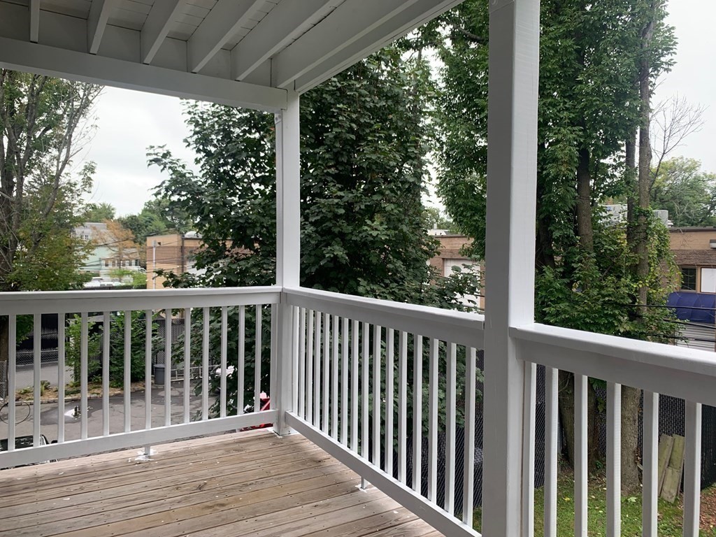 29 Gibson St # 2L
