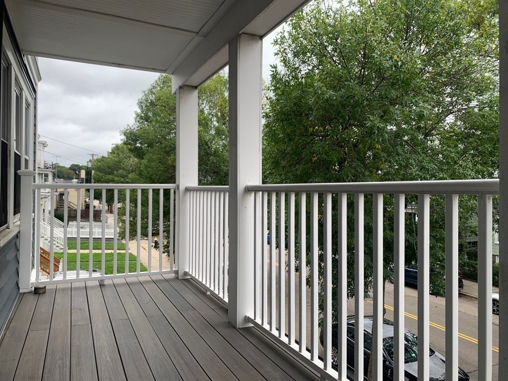 29 Gibson St # 2L
