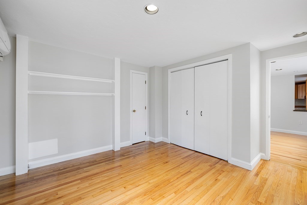 34 Oak Street