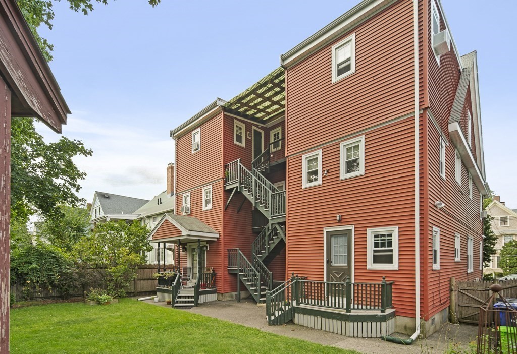 37 Aldie St # 2