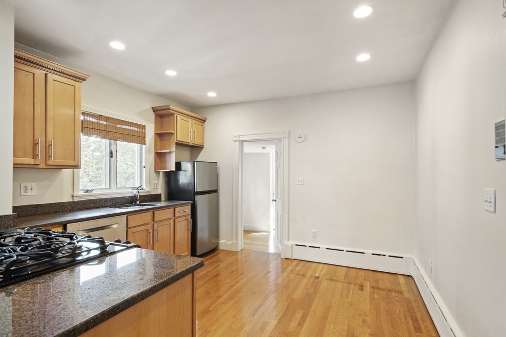 37 Aldie St # 2