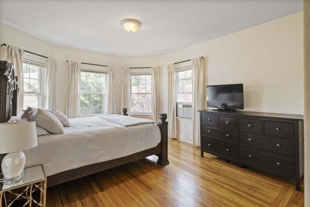 37 Aldie St # 2