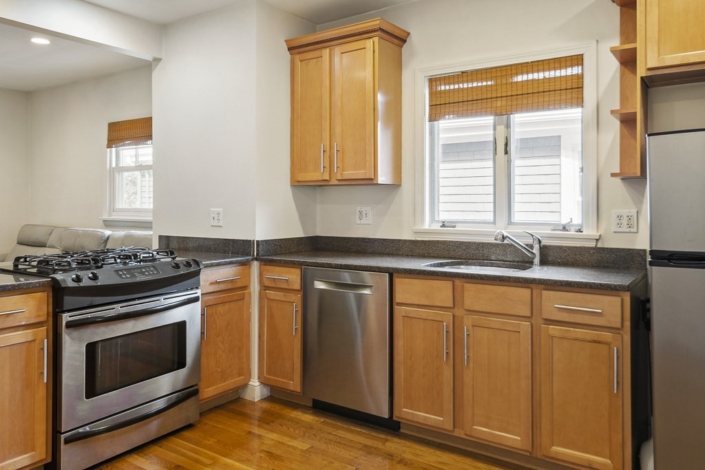 37 Aldie St # 2