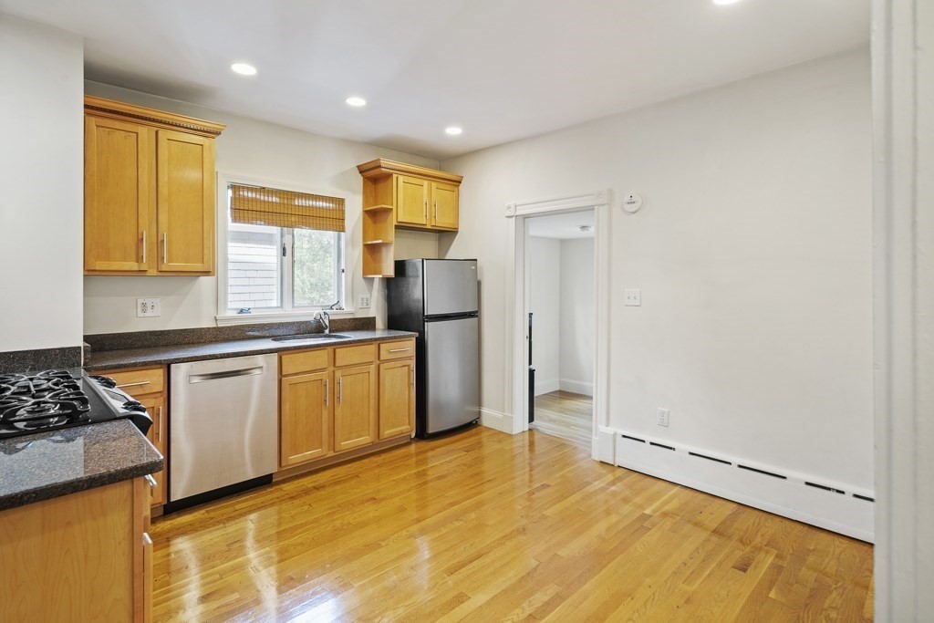37 Aldie St # 2