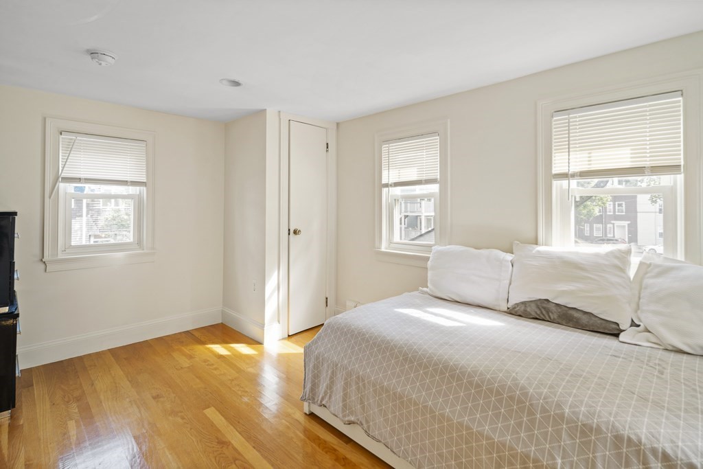37 Aldie St # 2