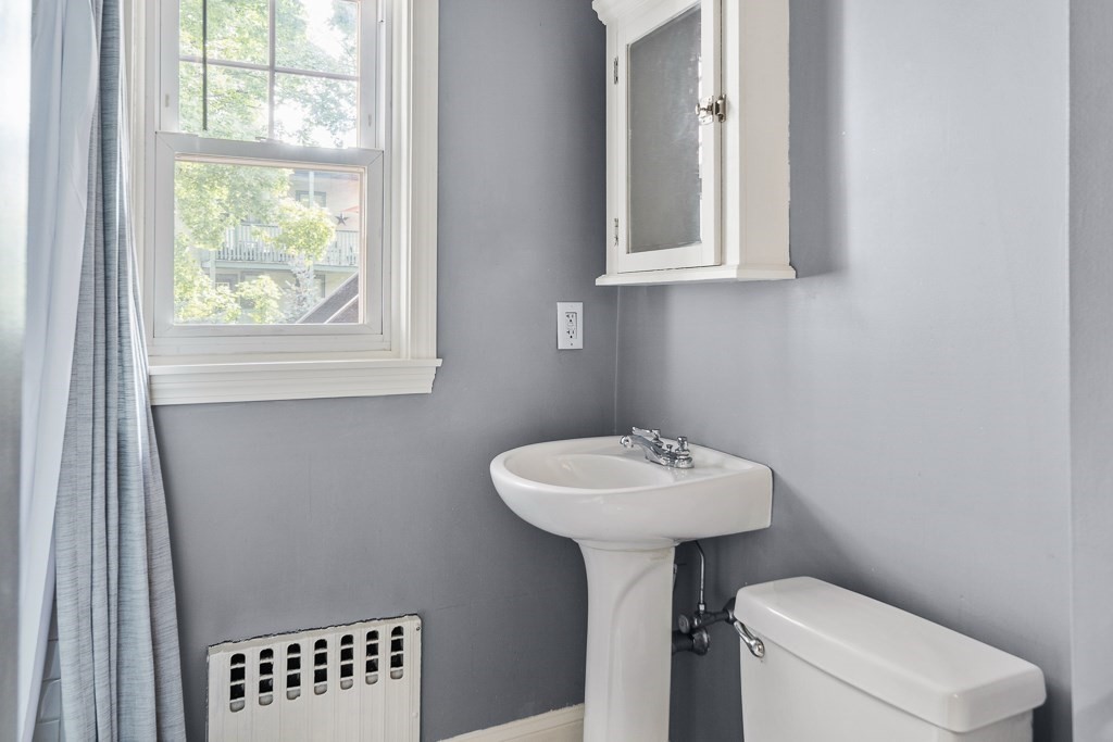 37 Aldie St # 2