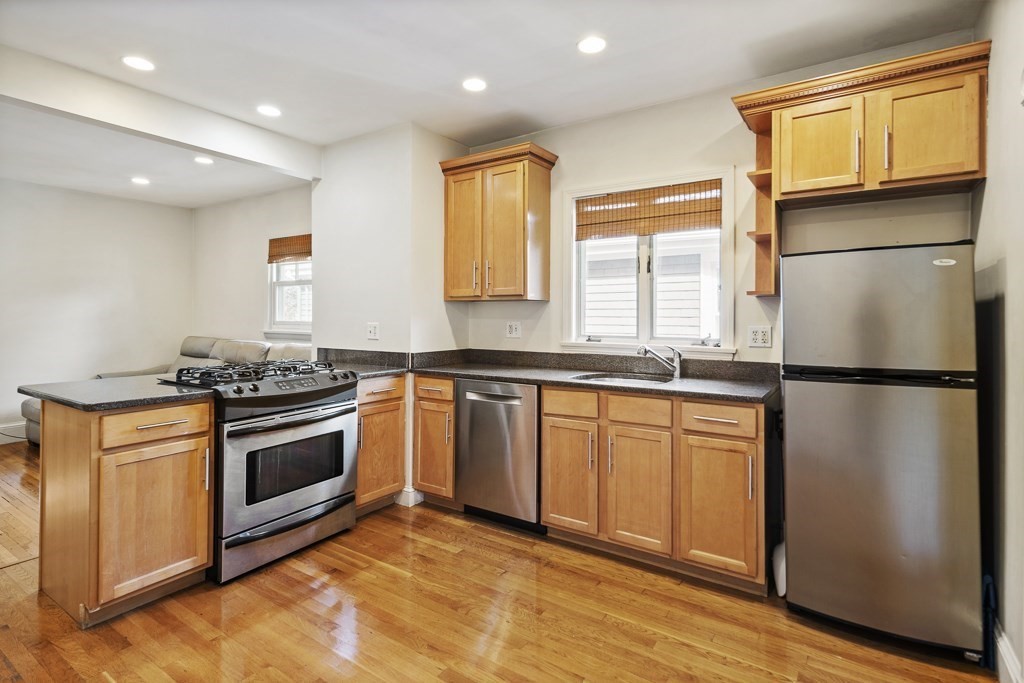 37 Aldie St # 2