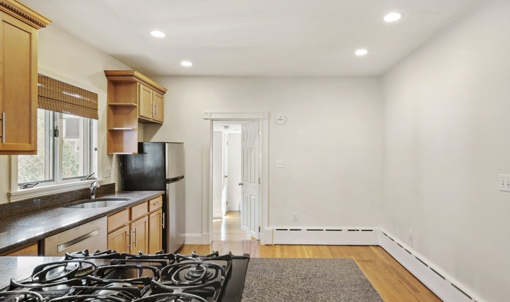 37 Aldie St # 2