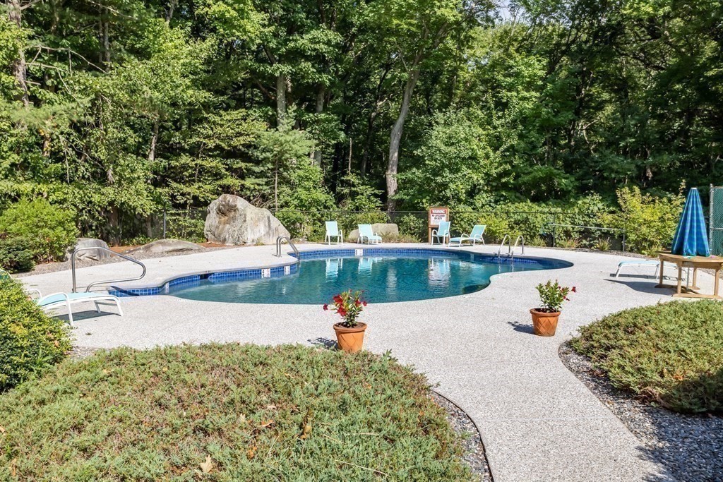 49 Cortland Ln # 49