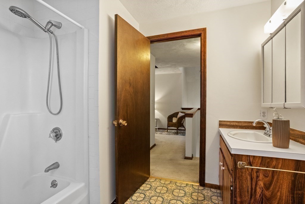 49 Cortland Ln # 49
