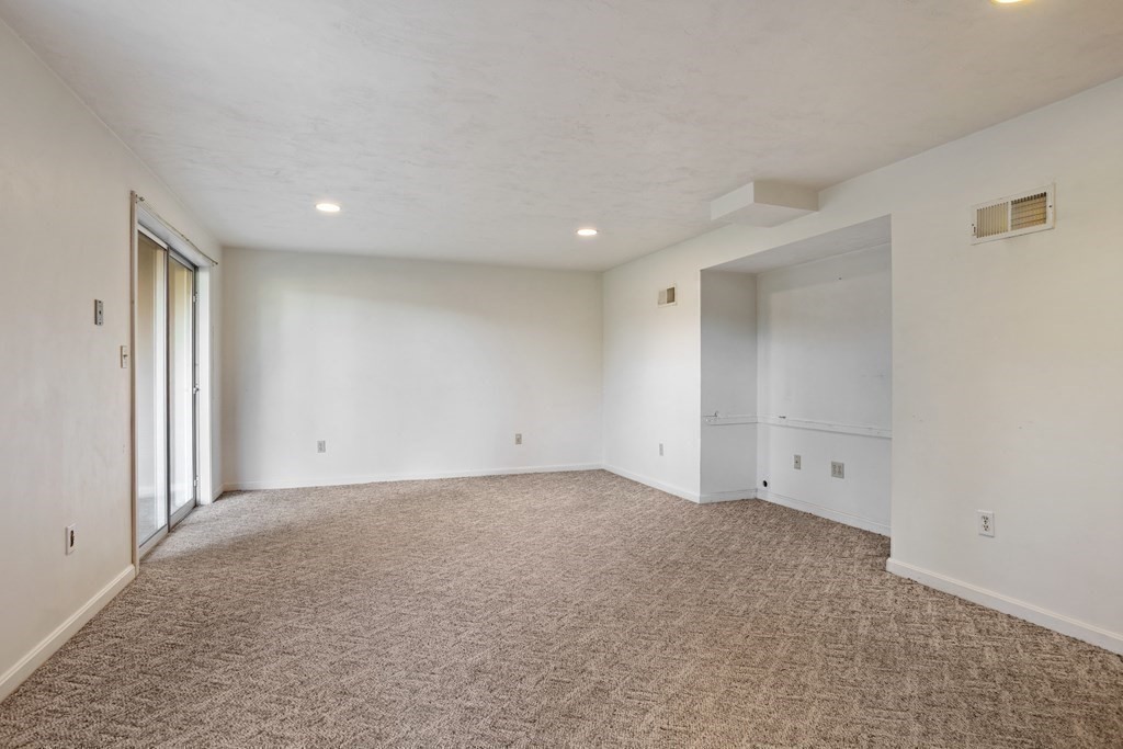 49 Cortland Ln # 49