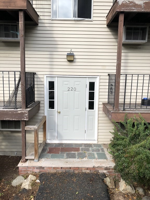 220 Smith St # 12
