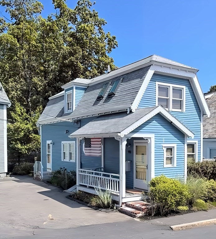 90 Belknap St