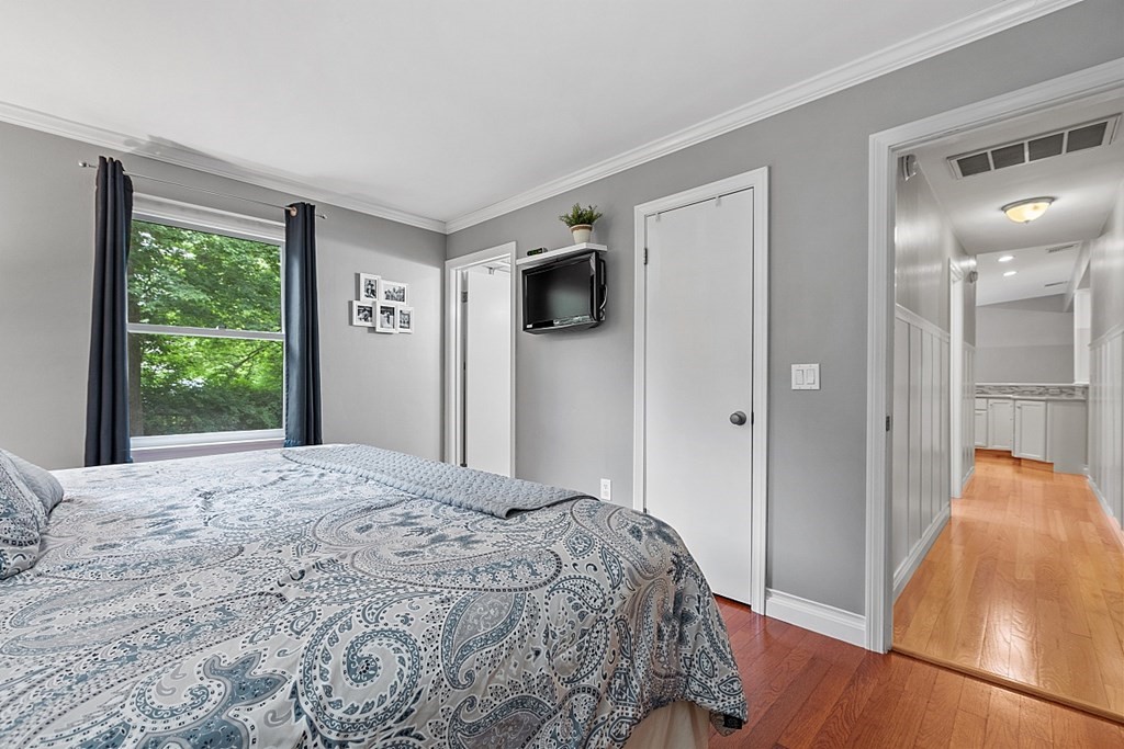 23 Commonwealth Ave